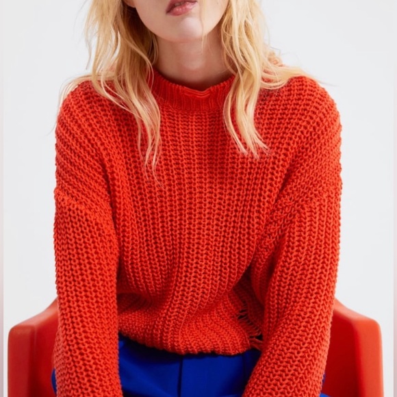 ZARA • Orange Distressed Knit Cropped Sweater - Picture 4 of 16